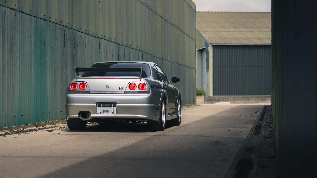 1996 Nissan R33 Skyline GT-R 9th Gen - Image 19 of 31