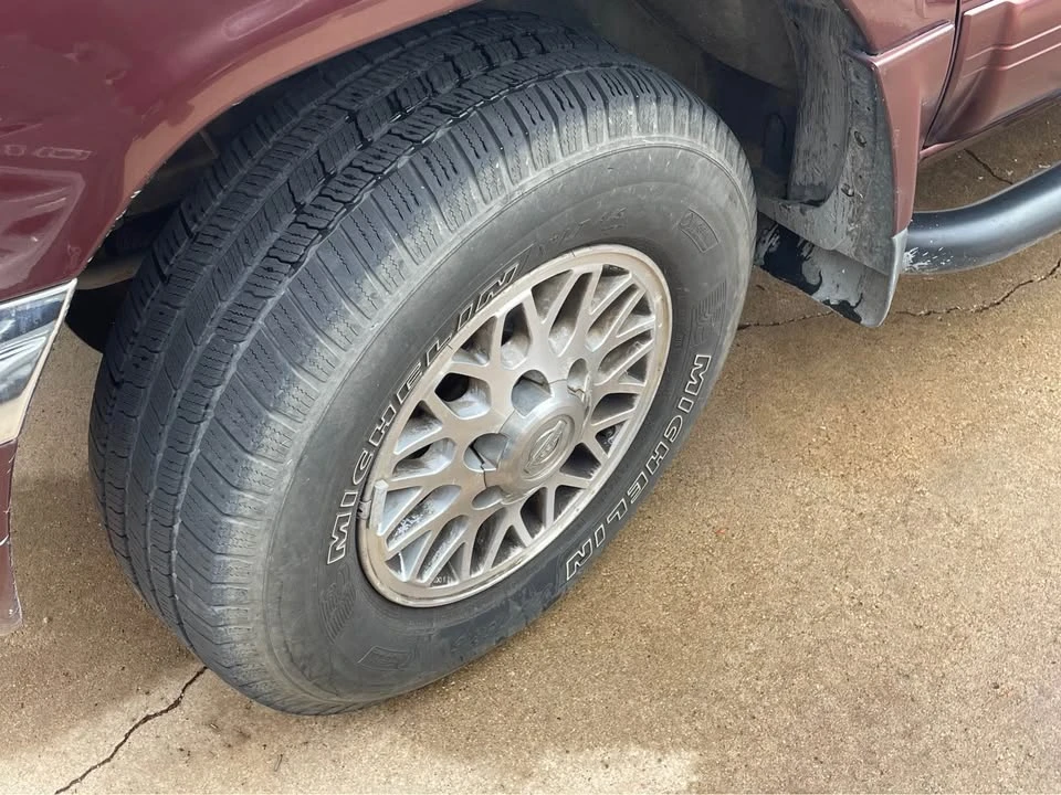 1996 Nissan Pathfinder 2nd Gen - Image 6 of 16