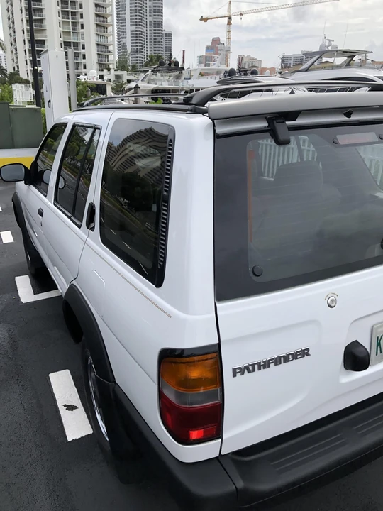 1996 Nissan Pathfinder 2nd Gen - Image 29 of 31