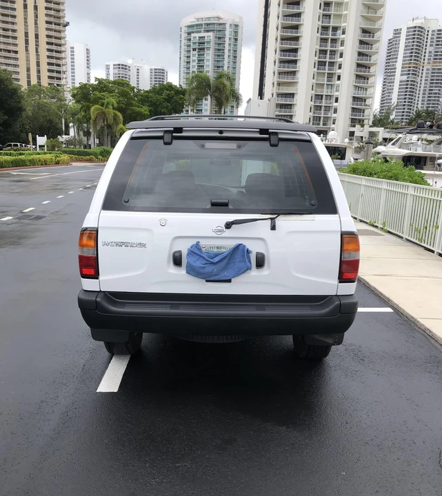 1996 Nissan Pathfinder 2nd Gen - Image 13 of 31