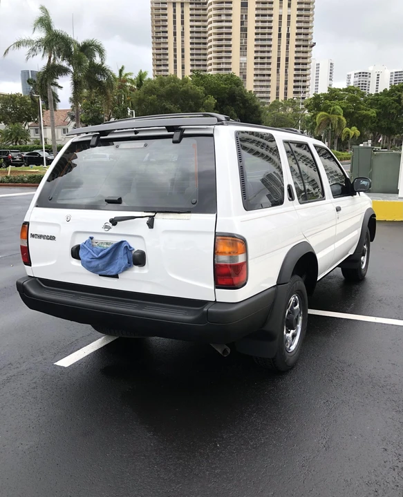1996 Nissan Pathfinder 2nd Gen - Image 12 of 31