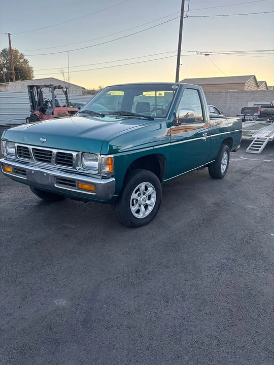1996 Nissan Frontier - Image 10 of 10