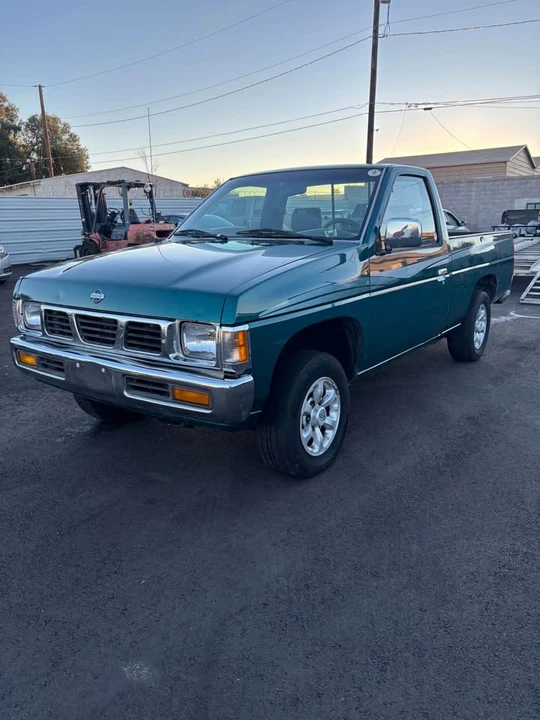 1996 Nissan Frontier - Image 7 of 10