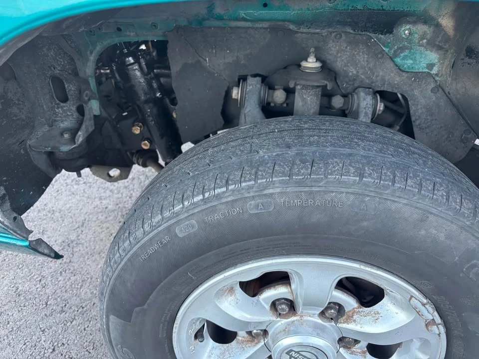 1996 Nissan Frontier - Image 2 of 10
