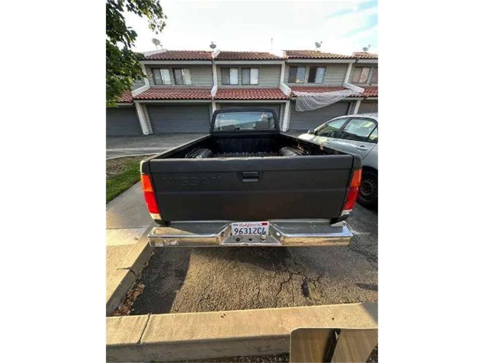 1996 Nissan Frontier - Image 4 of 8