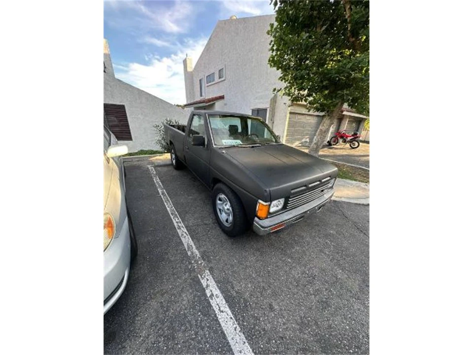 1996 Nissan Frontier - Image 5 of 8