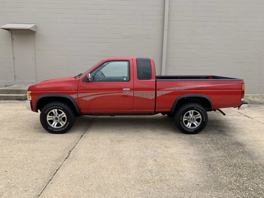 1996 Nissan Frontier - Image 2 of 11