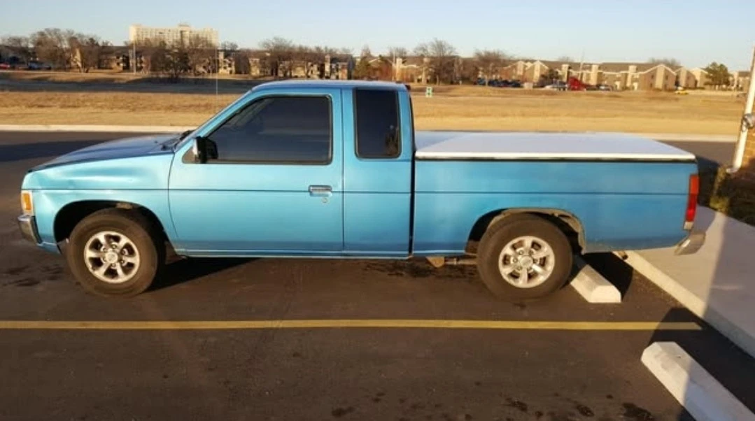 1996 Nissan Frontier - Image 3 of 10