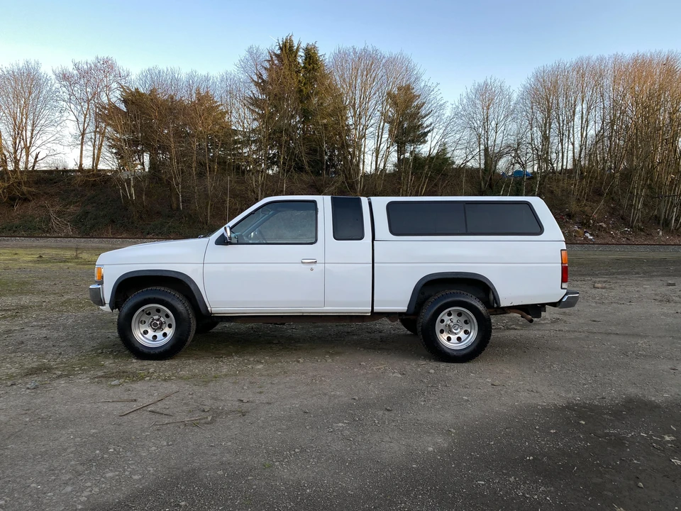 1996 Nissan Frontier - Image 12 of 31