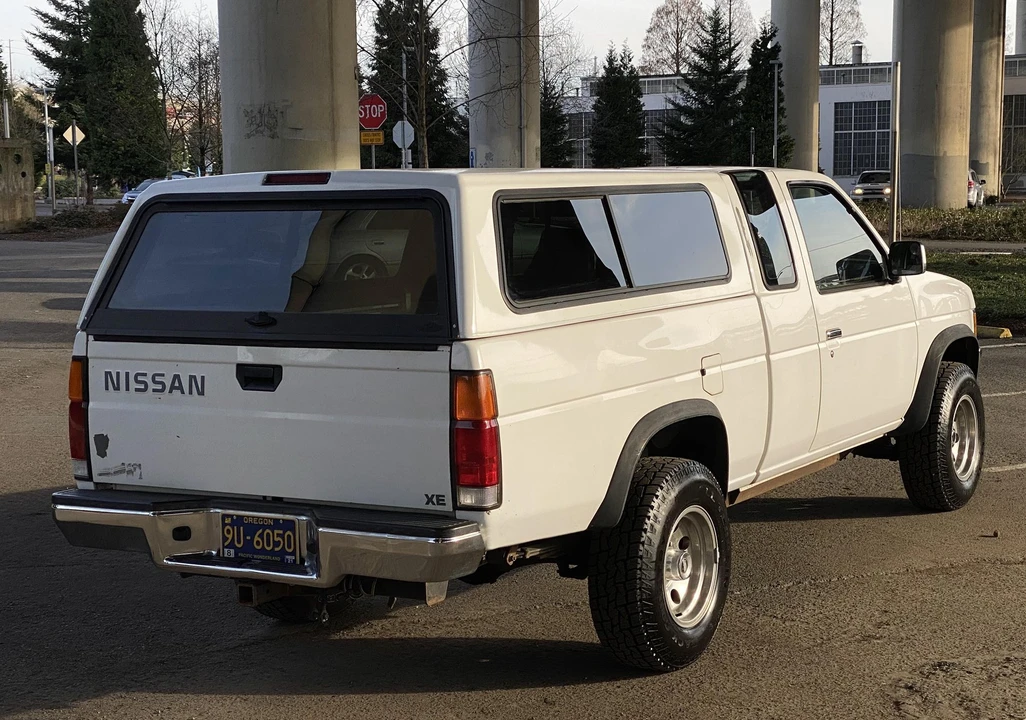 1996 Nissan Frontier - Image 3 of 31