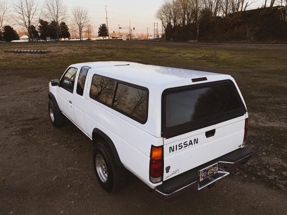 1996 Nissan Frontier - Image 15 of 31
