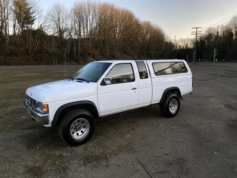 1996 Nissan Frontier - Image 11 of 31