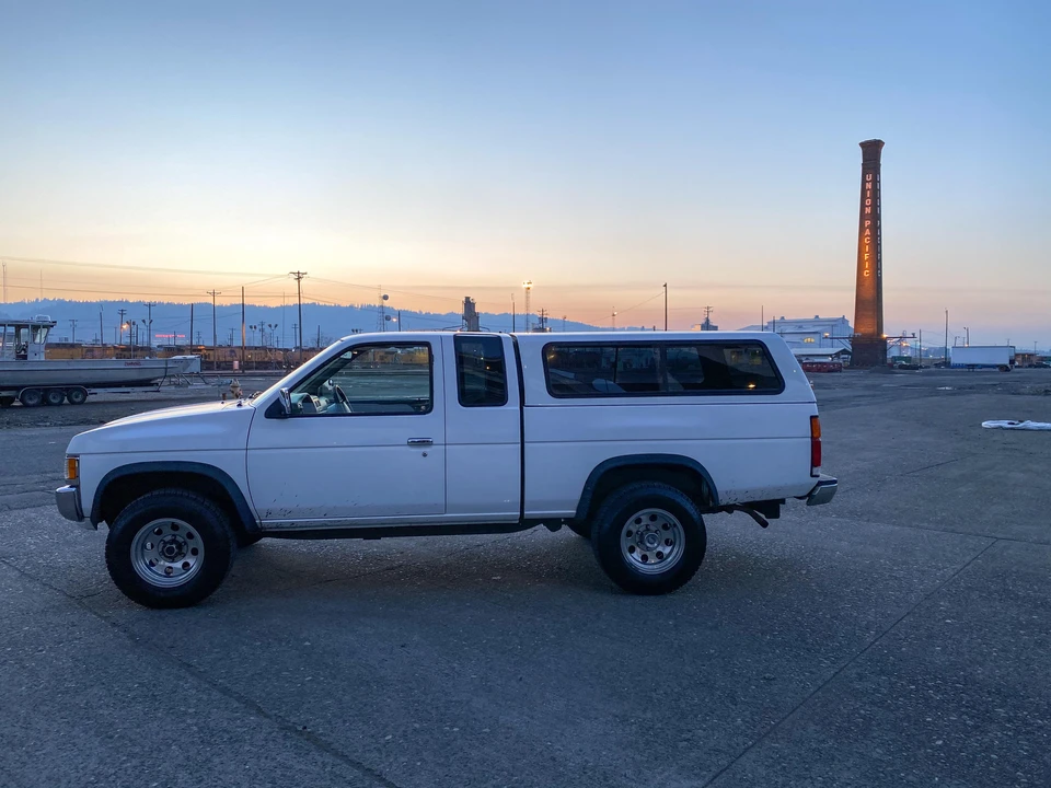 1996 Nissan Frontier - Image 13 of 31