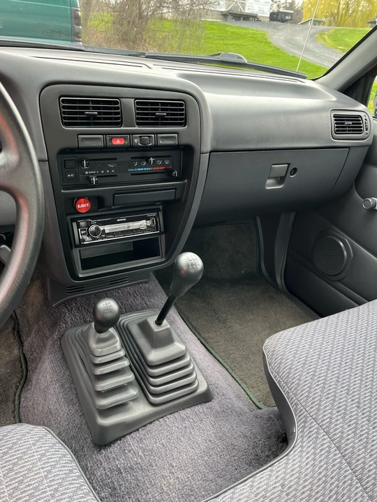 1996 Nissan Frontier - Image 7 of 14