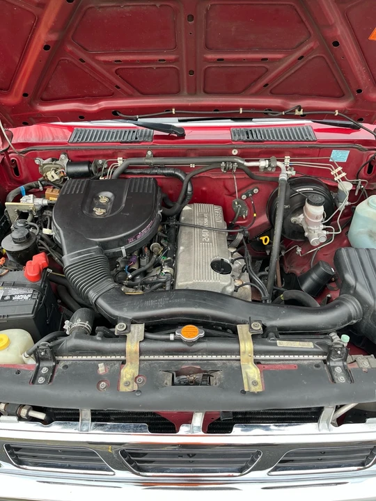 1996 Nissan Frontier - Image 12 of 14