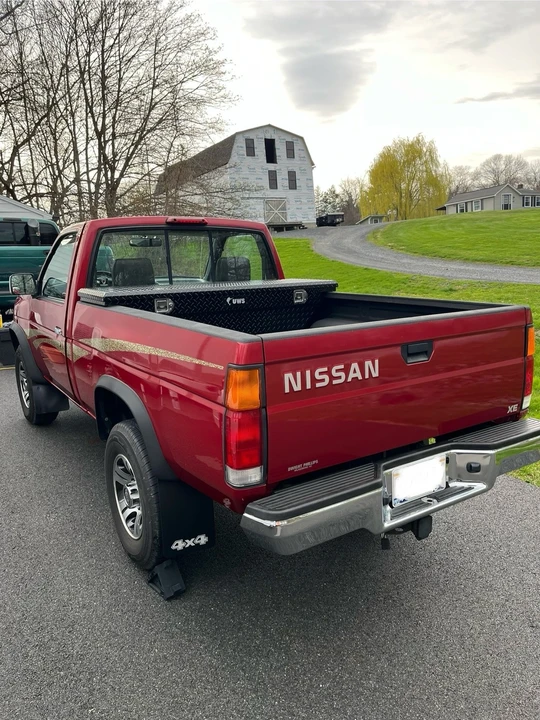 1996 Nissan Frontier - Image 5 of 14