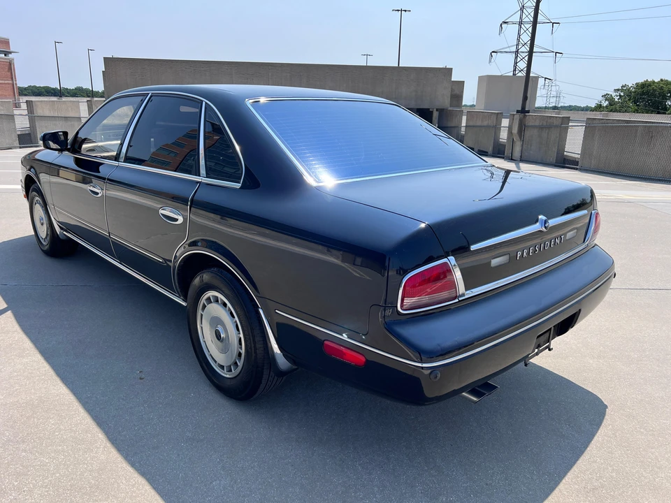 1996 Nissan President 3rd Gen - Image 14 of 31
