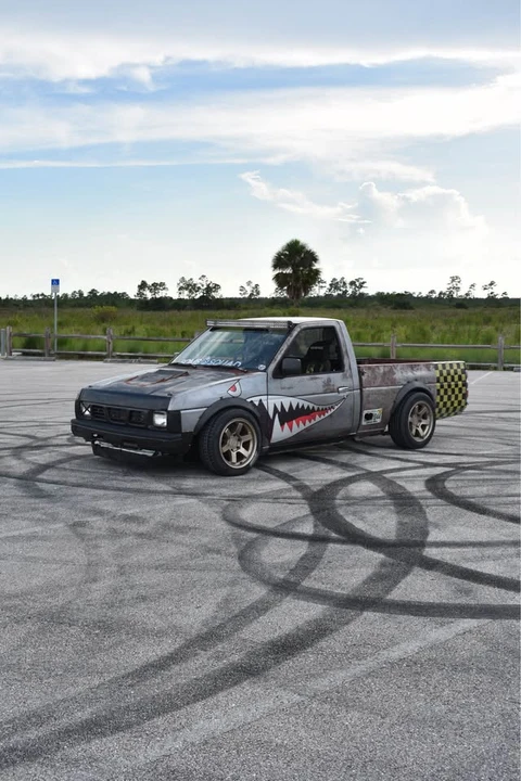1996 Nissan Frontier - Image 2 of 11