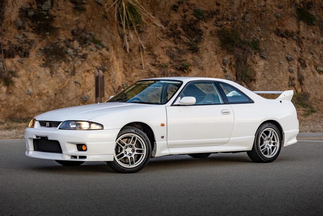 1996 Nissan R33 Skyline GT-R 9th Gen - Image 13 of 31