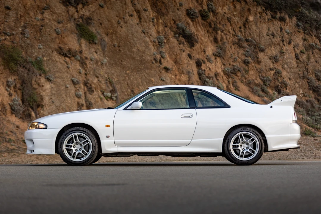 1996 Nissan R33 Skyline GT-R 9th Gen - Image 14 of 31