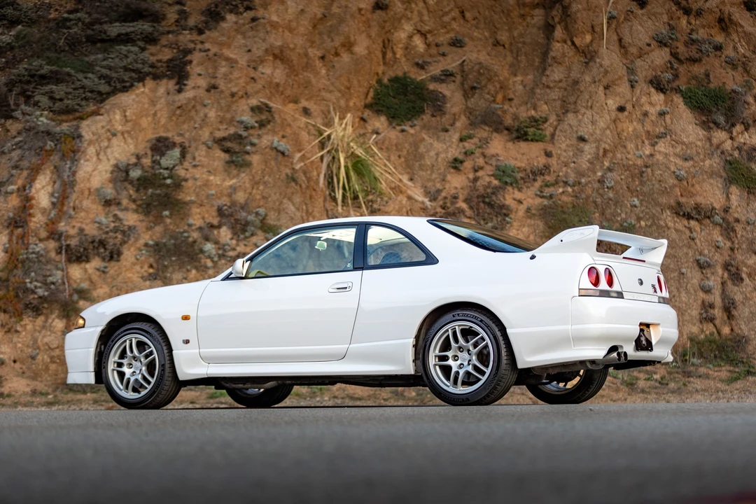 1996 Nissan R33 Skyline GT-R 9th Gen - Image 16 of 31