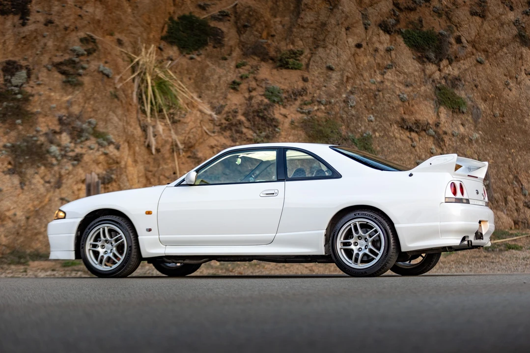 1996 Nissan R33 Skyline GT-R 9th Gen - Image 15 of 31