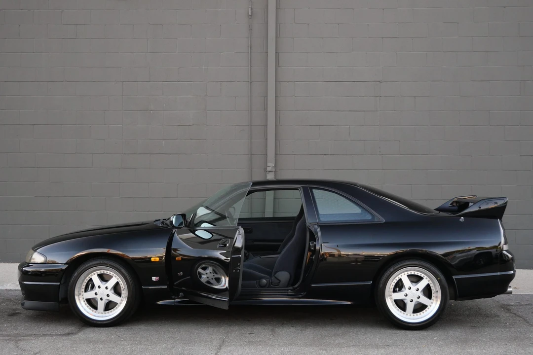 1996 Nissan R33 Skyline GT-R 9th Gen - Image 19 of 31