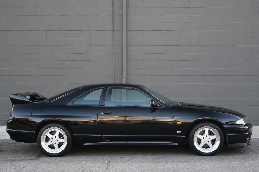 1996 Nissan R33 Skyline GT-R 9th Gen - Image 12 of 31