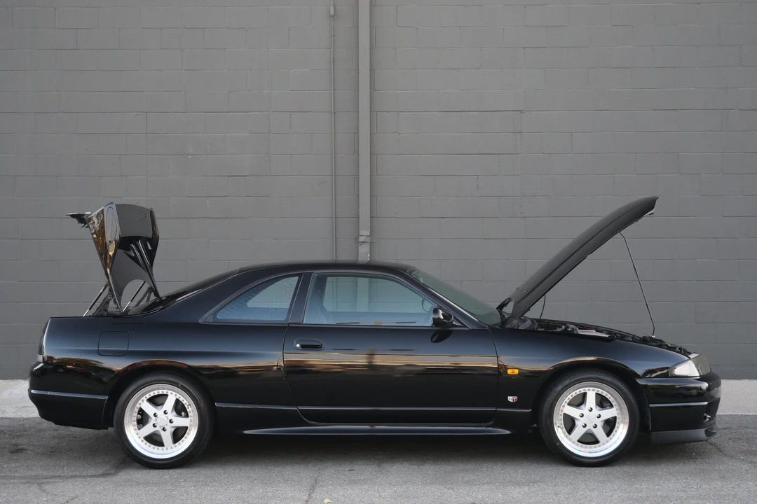 1996 Nissan R33 Skyline GT-R 9th Gen - Image 17 of 31