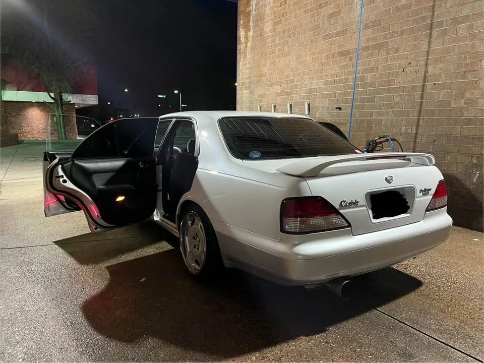 1996 Nissan Cedric 9th Gen - Image 5 of 12