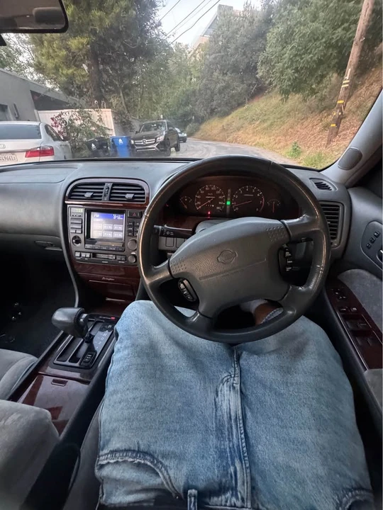 1996 Nissan Cedric 9th Gen - Image 6 of 10