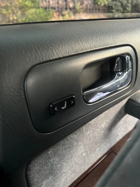 1996 Nissan Cedric 9th Gen - Image 9 of 10