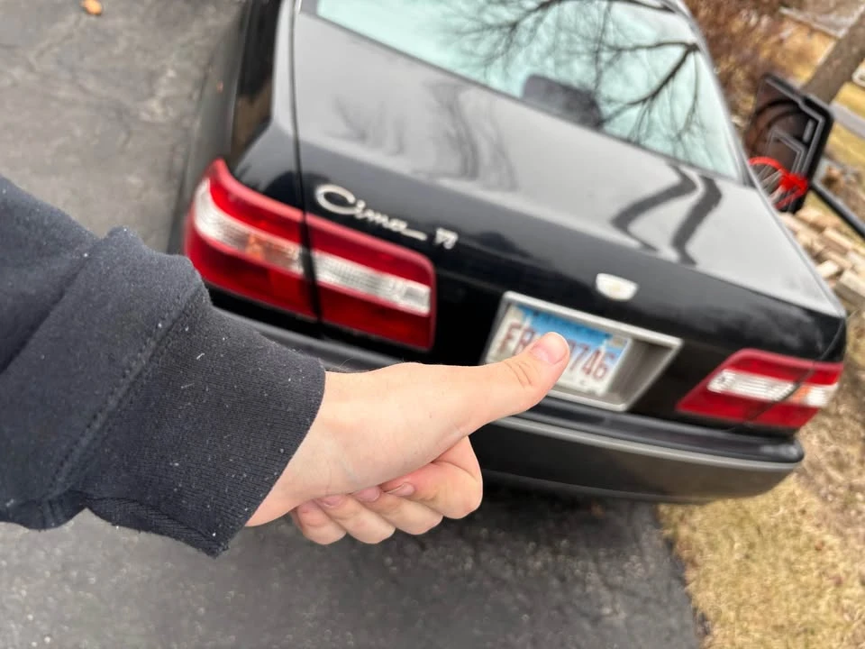 1996 Nissan Cima 3rd Gen - Image 3 of 9