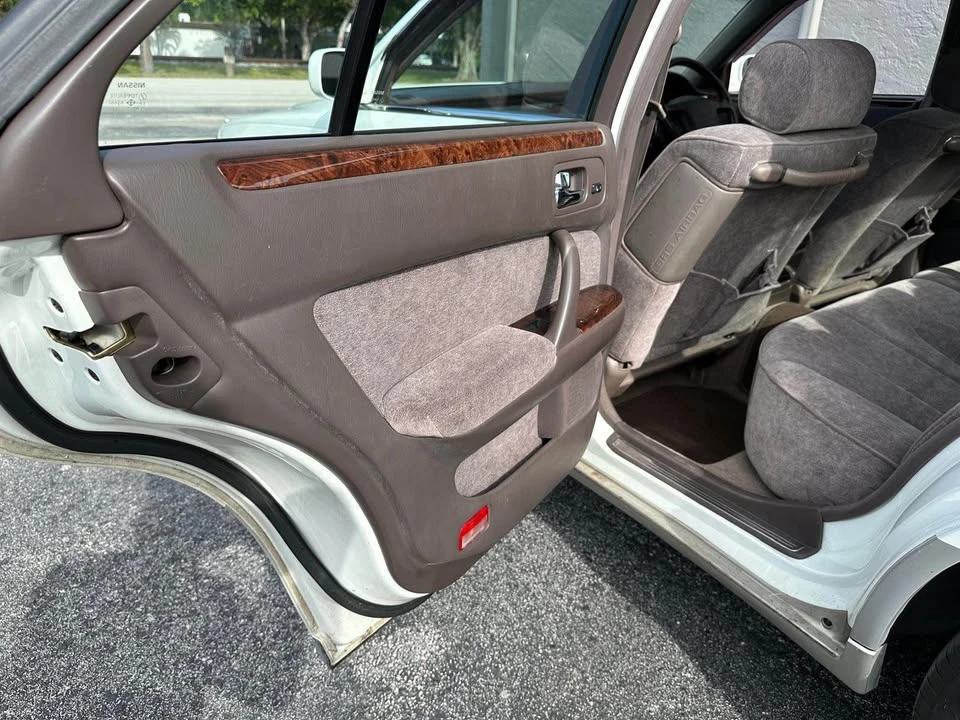 1996 Nissan Cima 3rd Gen - Image 18 of 20