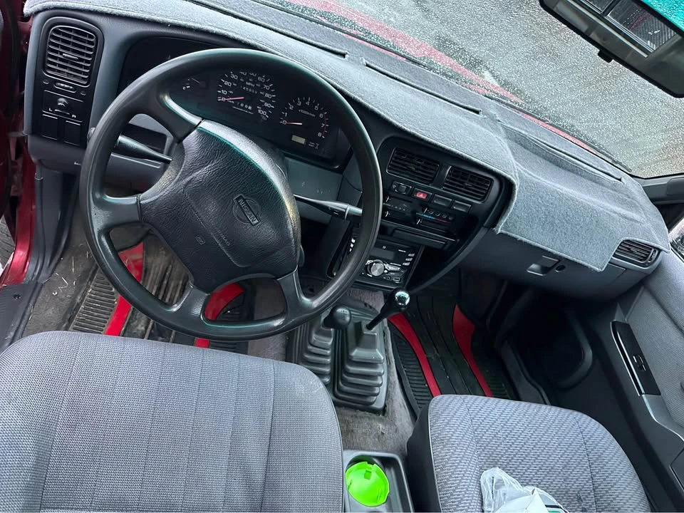 1996 Nissan Frontier - Image 5 of 7