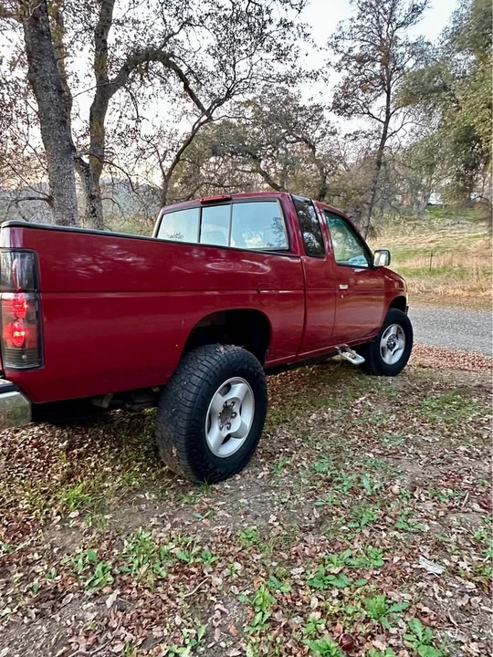 1996 Nissan Frontier - Image 3 of 7