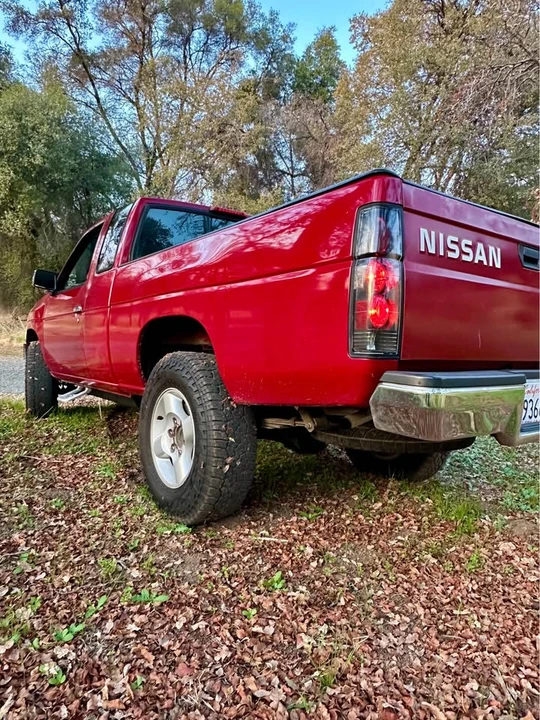 1996 Nissan Frontier - Image 4 of 7