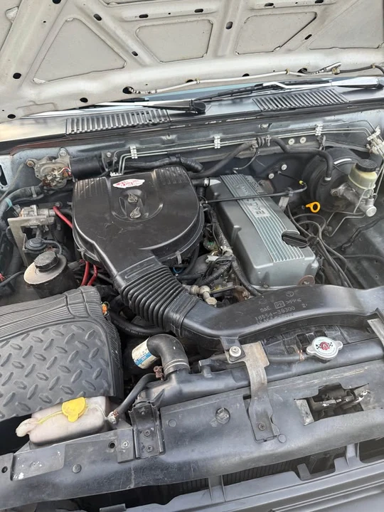 1996 Nissan Frontier - Image 3 of 5