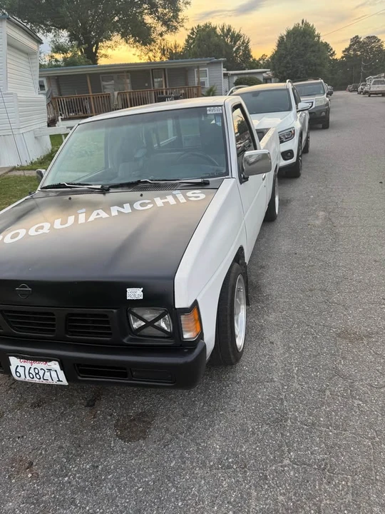 1996 Nissan Frontier - Image 2 of 5