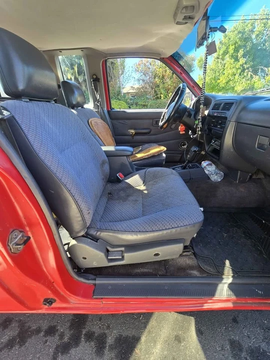1996 Nissan Frontier - Image 7 of 7