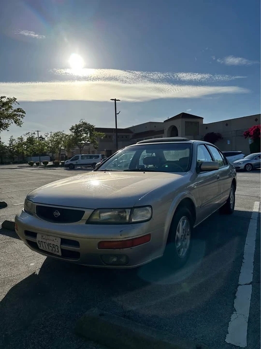 1996 Nissan Maxima 4th Gen - Image 5 of 10