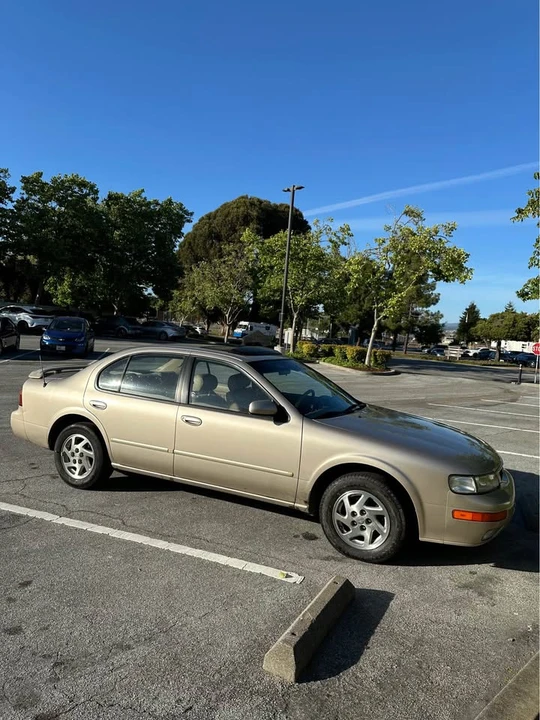 1996 Nissan Maxima 4th Gen - Image 2 of 10