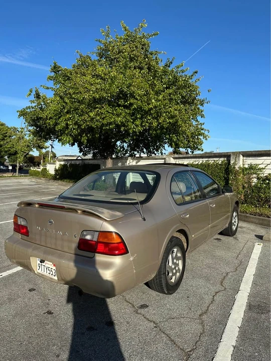 1996 Nissan Maxima 4th Gen - Image 3 of 10