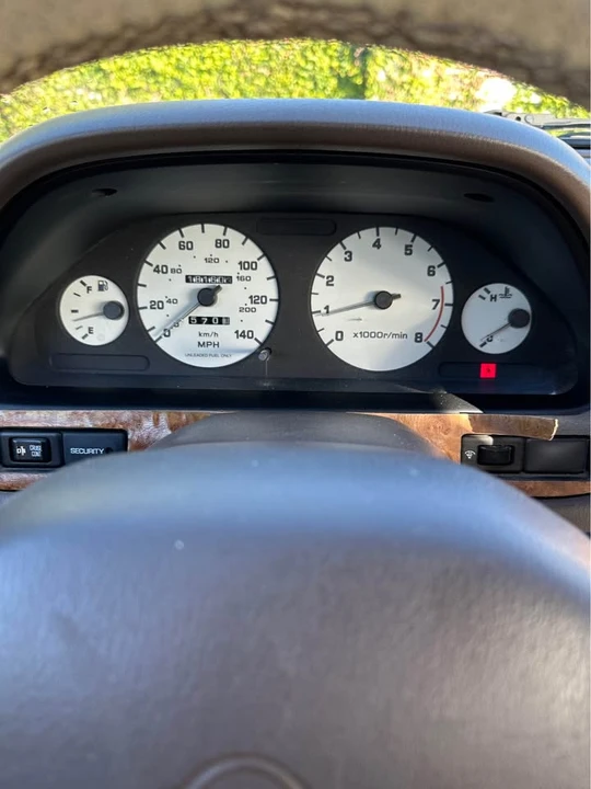 1996 Nissan Maxima 4th Gen - Image 6 of 10