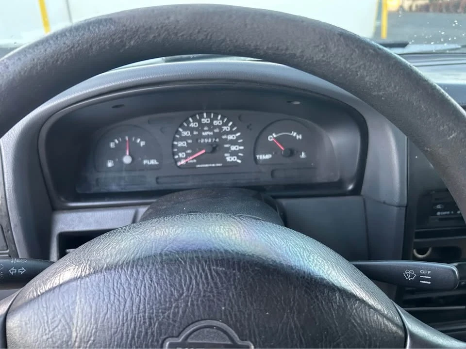 1996 Nissan Frontier - Image 6 of 6