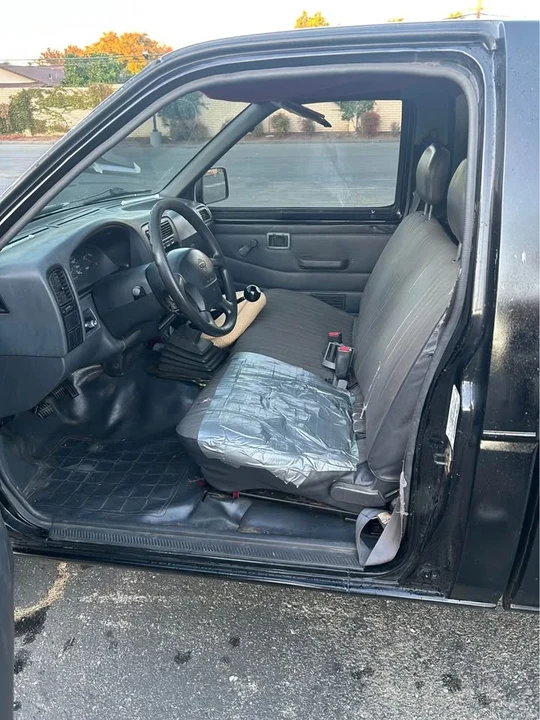 1996 Nissan Frontier - Image 5 of 6