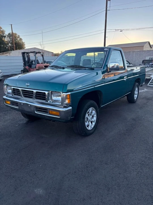 1996 Nissan Frontier - Image 7 of 10