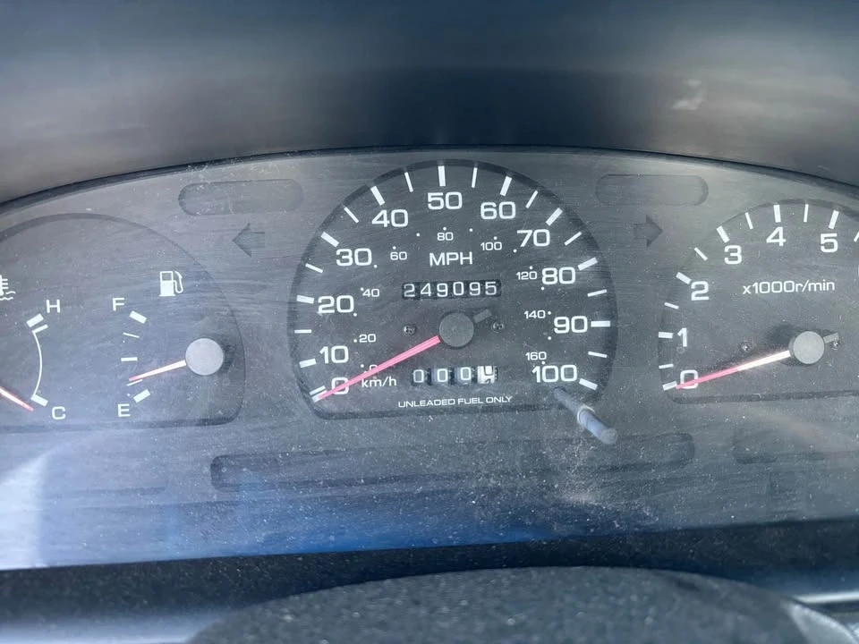 1996 Nissan Frontier - Image 8 of 10