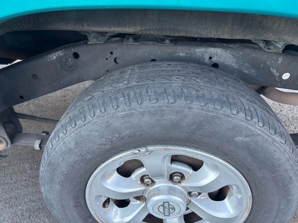 1996 Nissan Frontier - Image 3 of 10