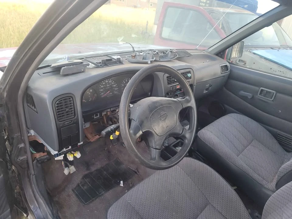 1996 Nissan Frontier - Image 3 of 5